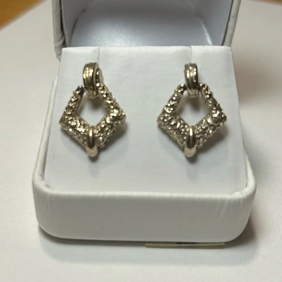 3/$20 Beautiful Gold Plated Drop Diamond Square Shaped Dangle Earrings - Picture 1 of 2